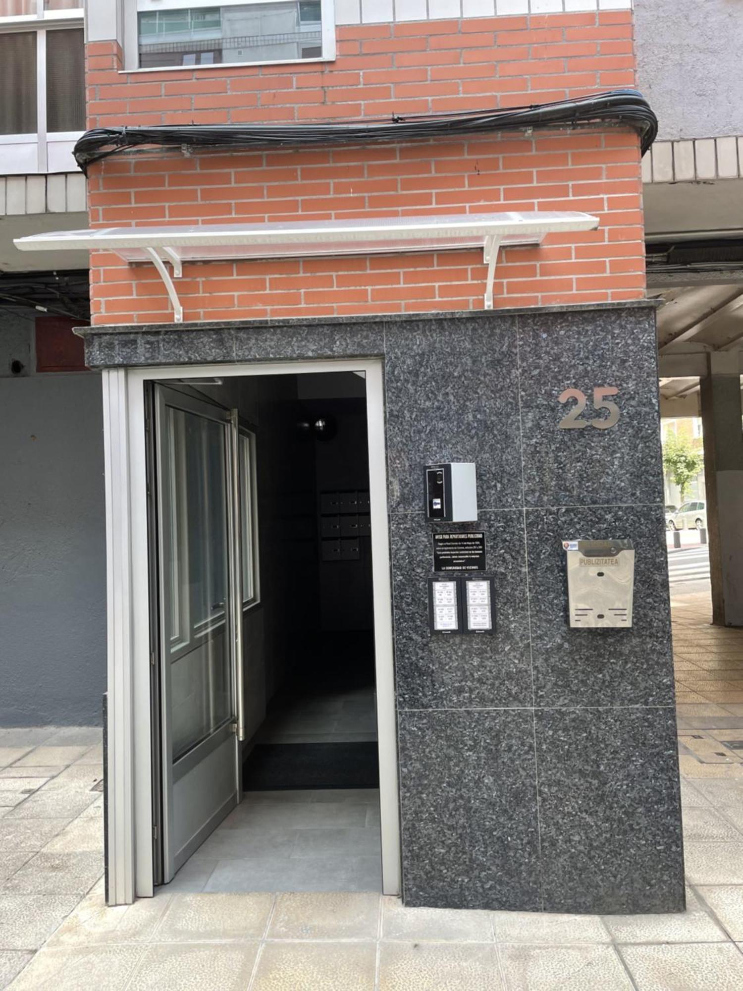 Moderno Apartamento Cerca Del Metro Bilbao Zewnętrze zdjęcie
